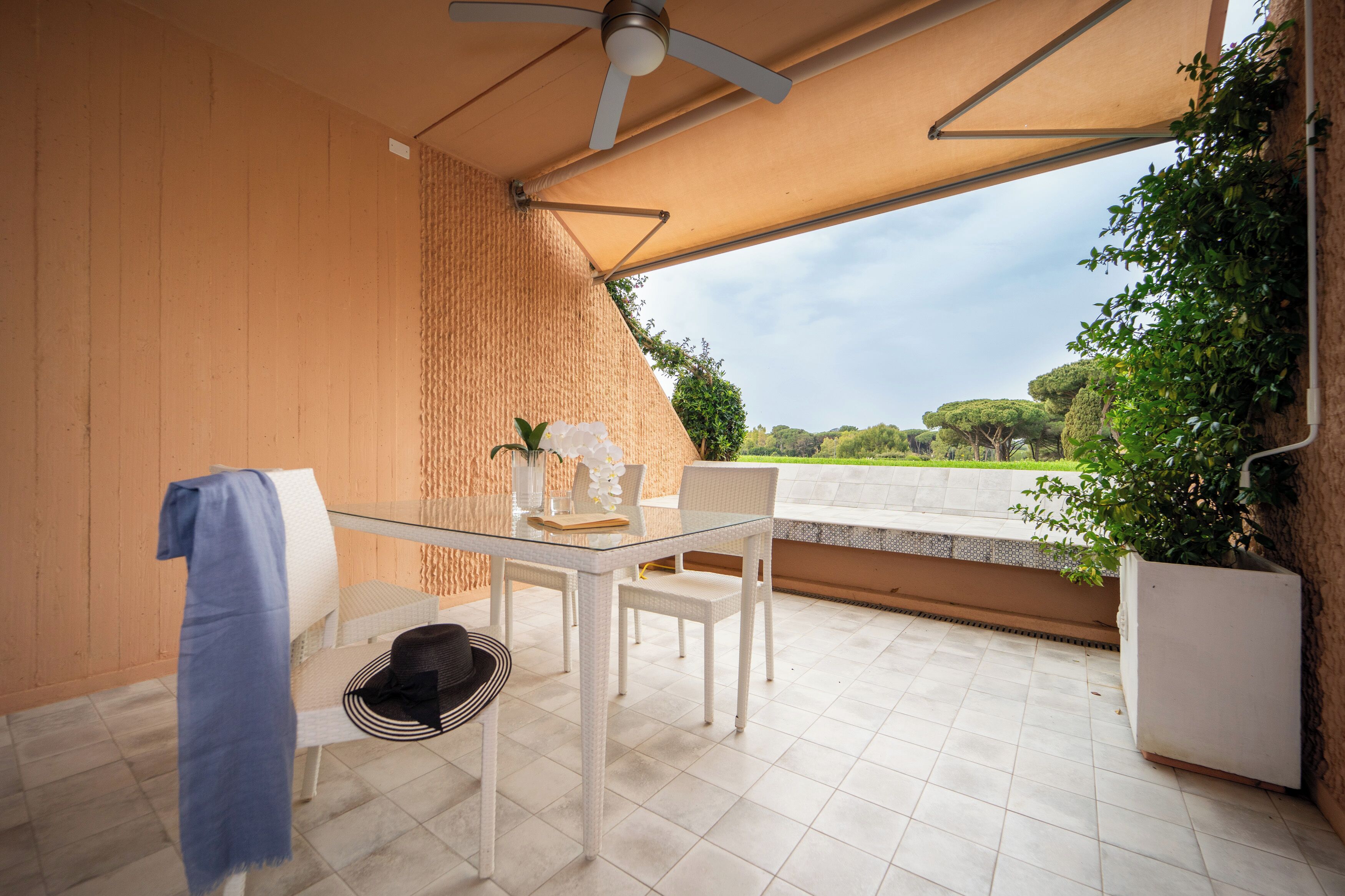 ซูพีเรียอพาร์ทเมนท์, 1 ห้องนอน | ลานระเบียง/นอกชาน