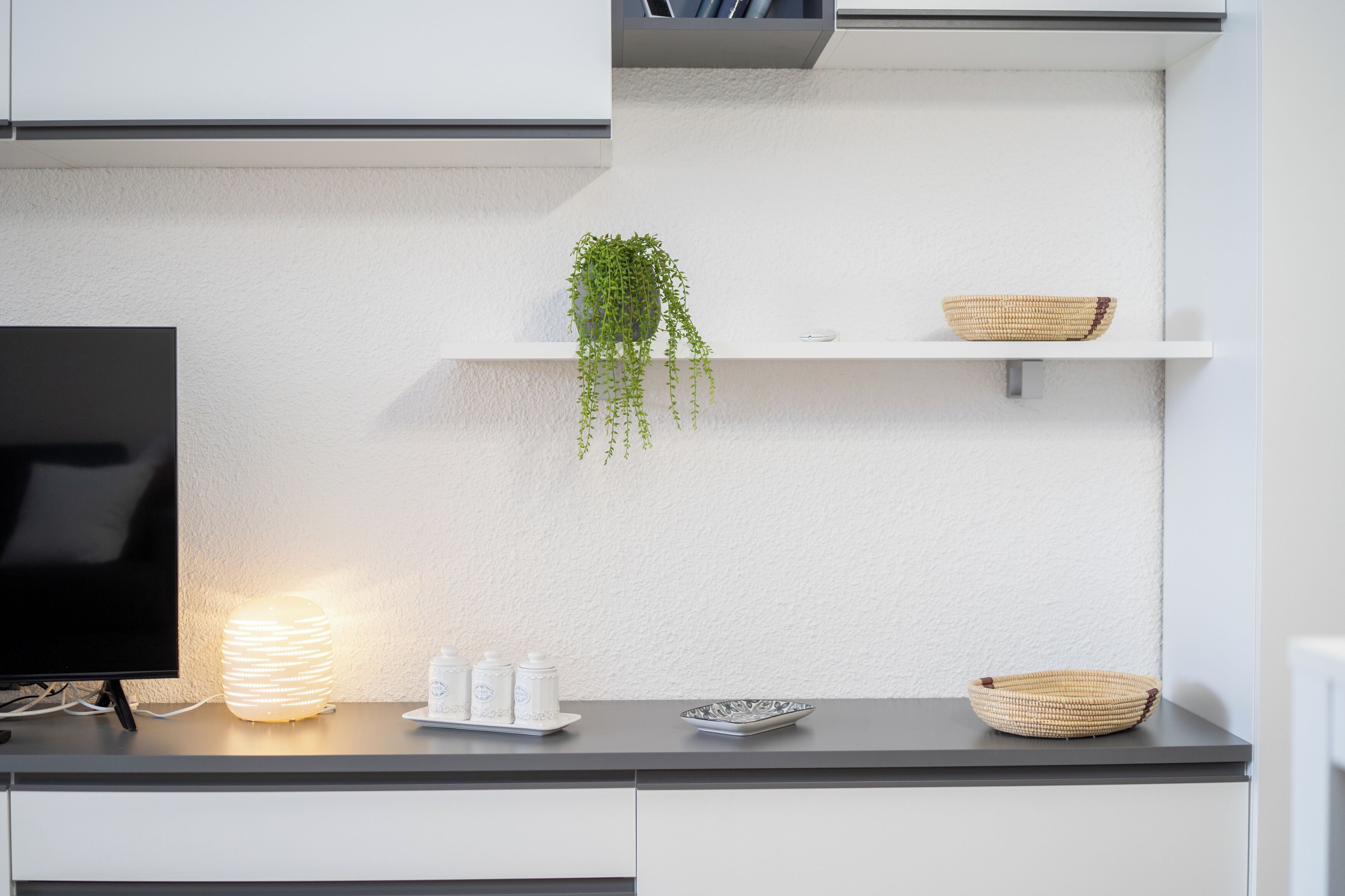 ซูพีเรียอพาร์ทเมนท์, 1 ห้องนอน | บริเวณนั่งเล่น | ทีวีจอแบน