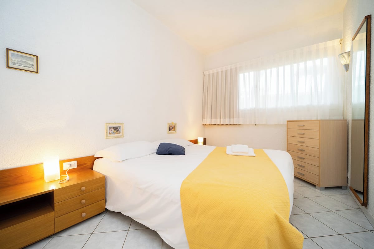 Economy Apartment, 1 Bedroom | 1 bedroom, in-room safe, individually decorated, individually furnished