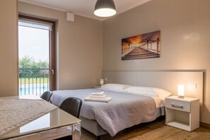 Studio Supérieur | Bureau, espace de travail pour ordinateur portable