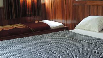 Chambre Familiale | Bureau, rideaux occultants, Wi-Fi gratuit