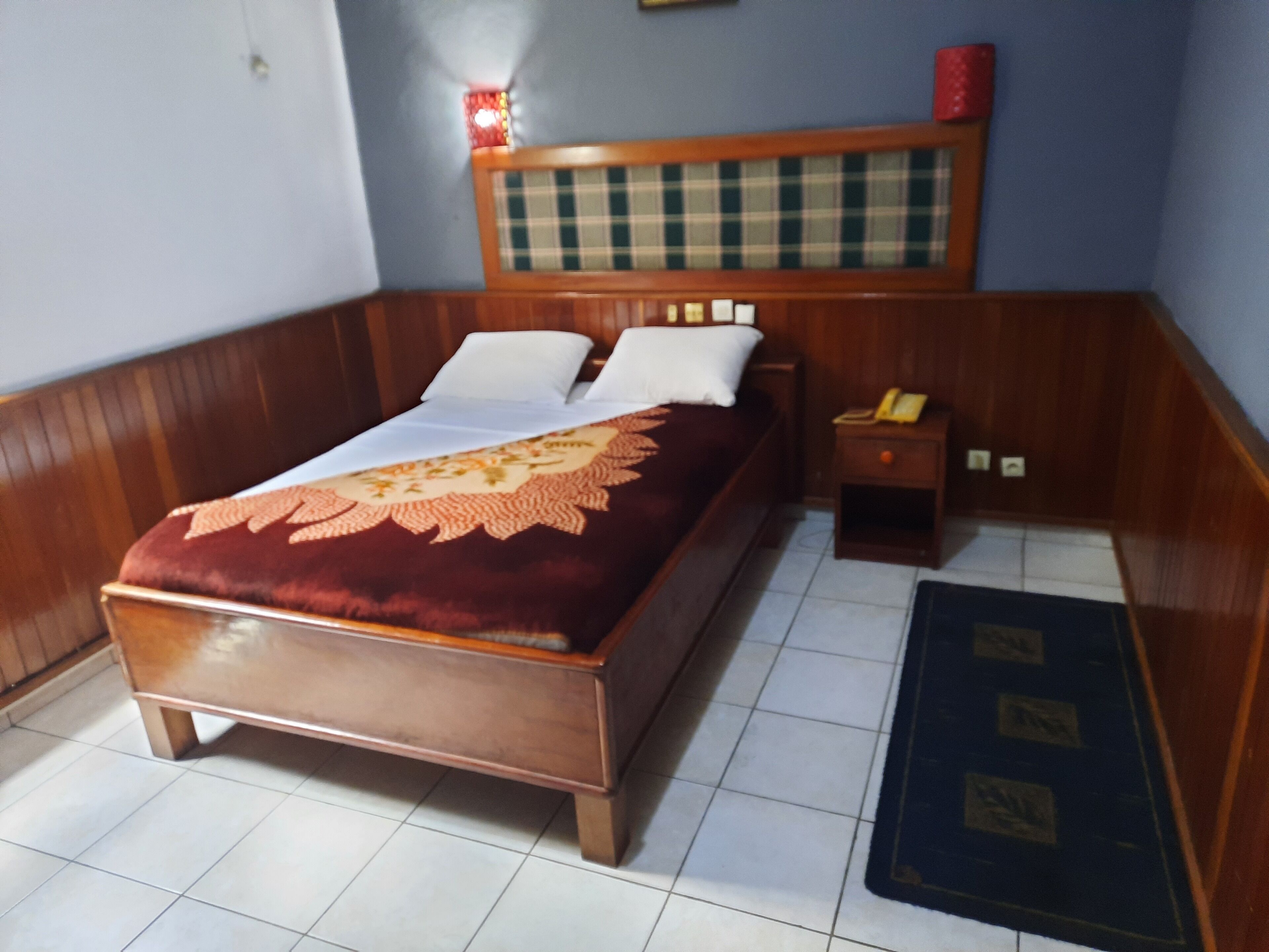 comfort room | desk, blackout curtains, free wifi