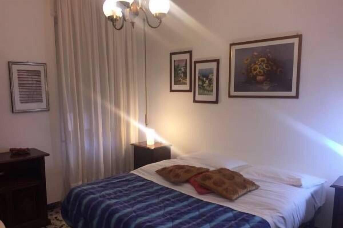 Doppelzimmer, Gemeinschaftsbad | Bügeleisen/Bügelbrett, Babybetten, kostenloses WLAN