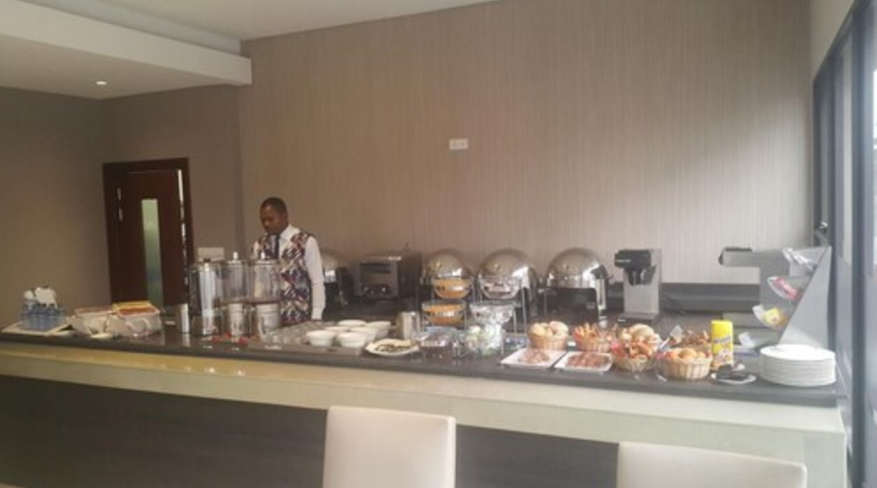 Esmorzar diari d'estil bufet gratuït 