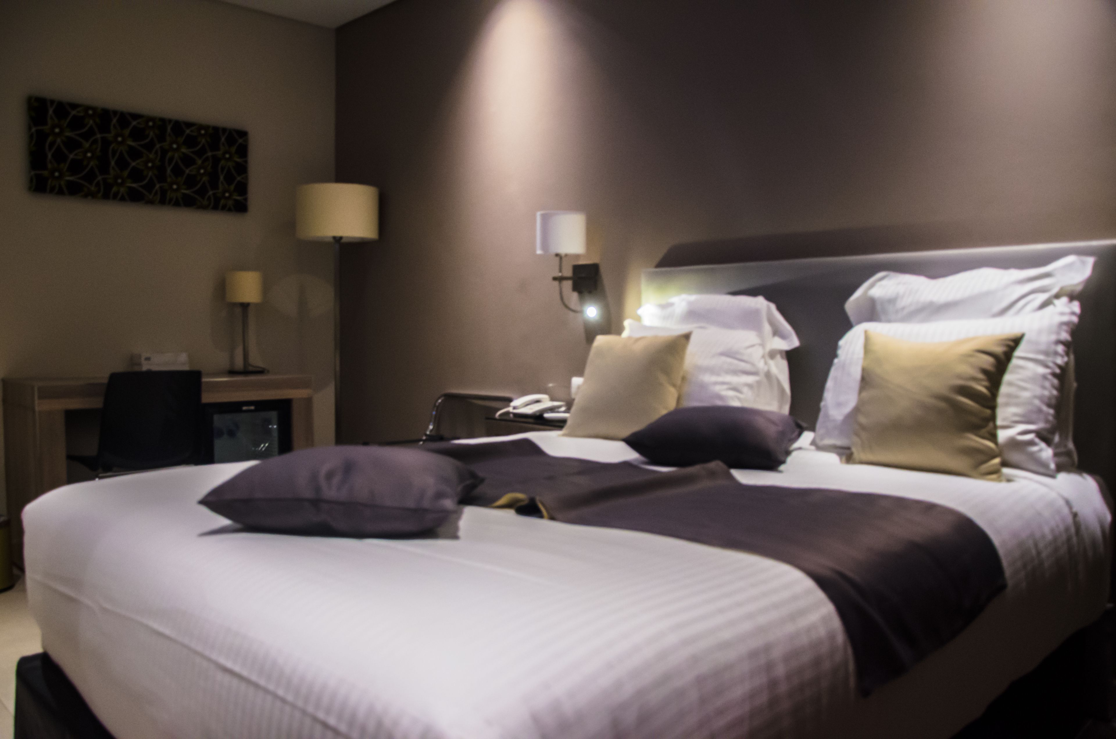 Habitació doble estàndard | Roba de llit d'alta qualitat i minibar amb articles gratuïts 