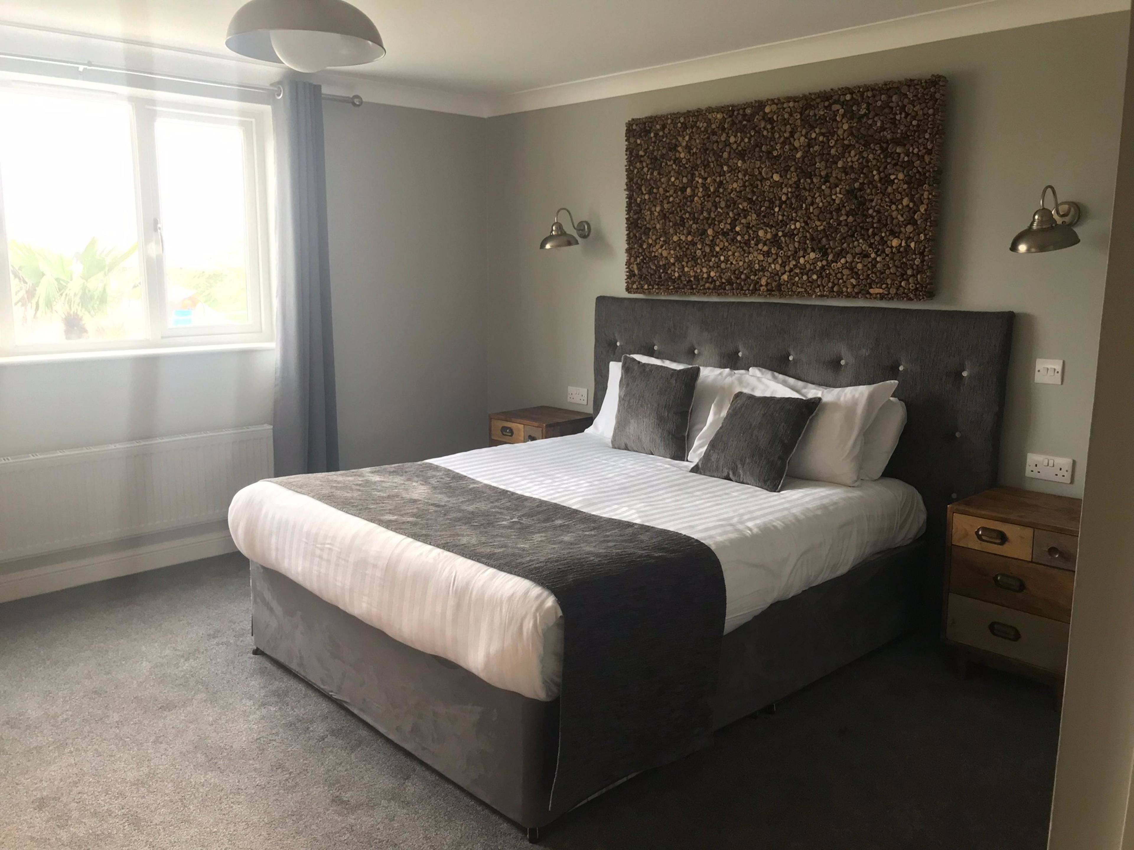 Superior Room | Premium bedding, desk, iron/ironing board, free WiFi