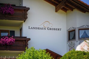 Exterior detail - Landhaus Grobert (Seeg)