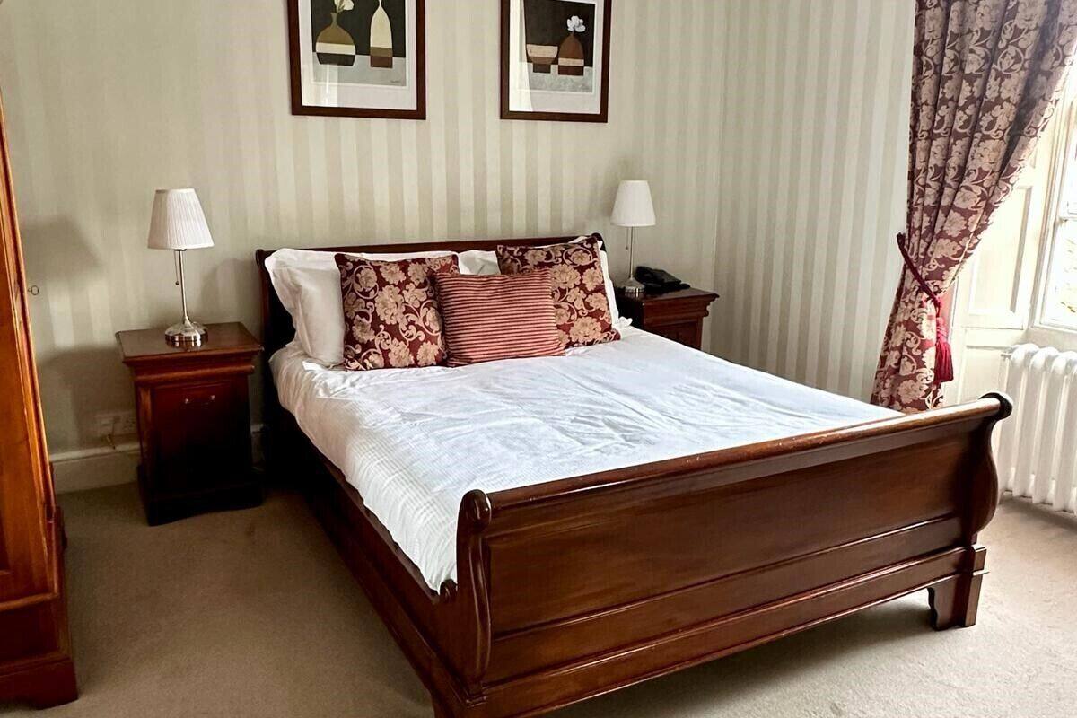 superior room | premium bedding, individually decorated, individually furnished, desk