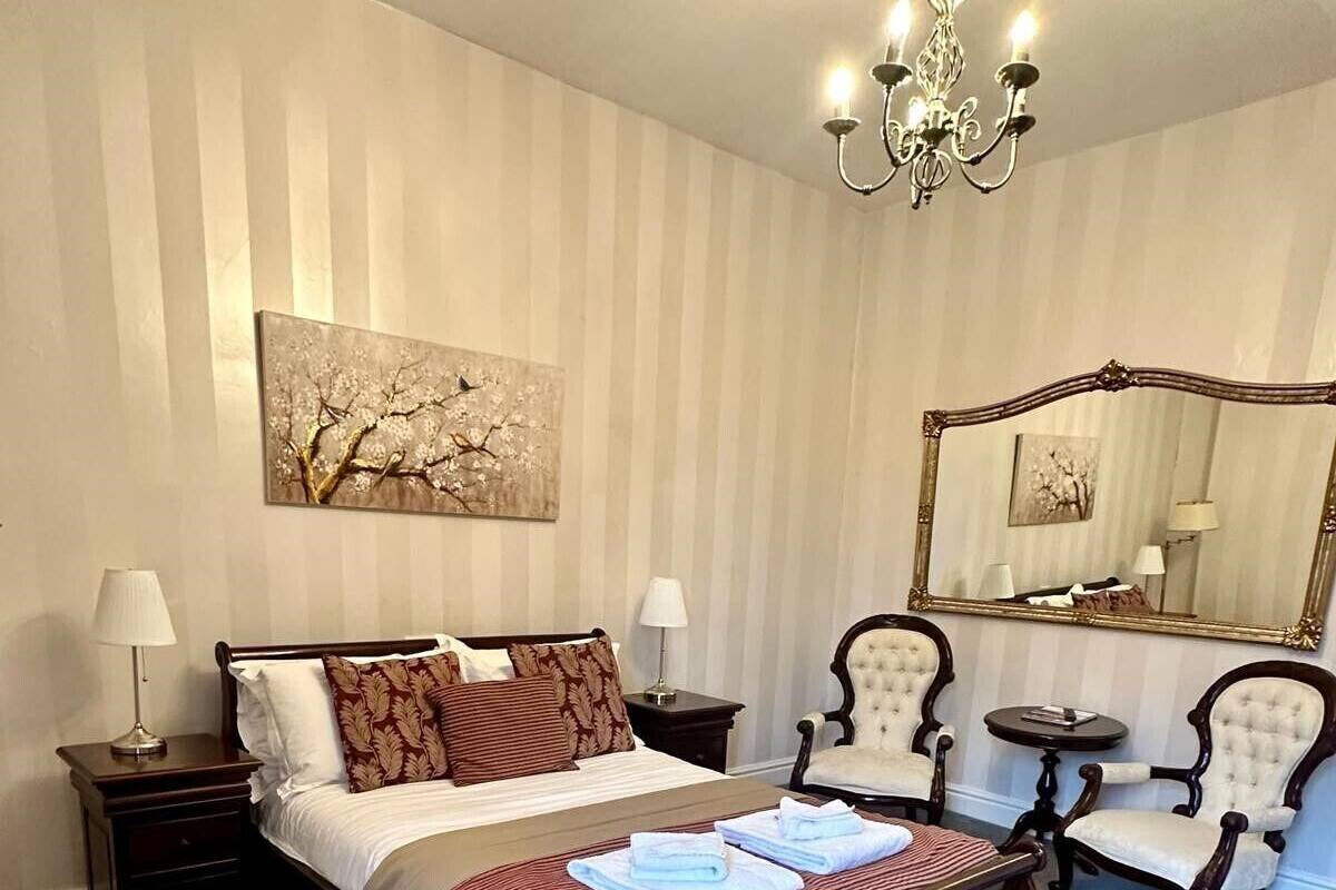 Executive Room | Premium bedding, individually decorated, individually furnished, desk