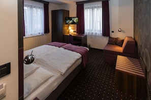 Comfort Double or Twin Room (3 Persons) - Log In Rooms (Zagreb)