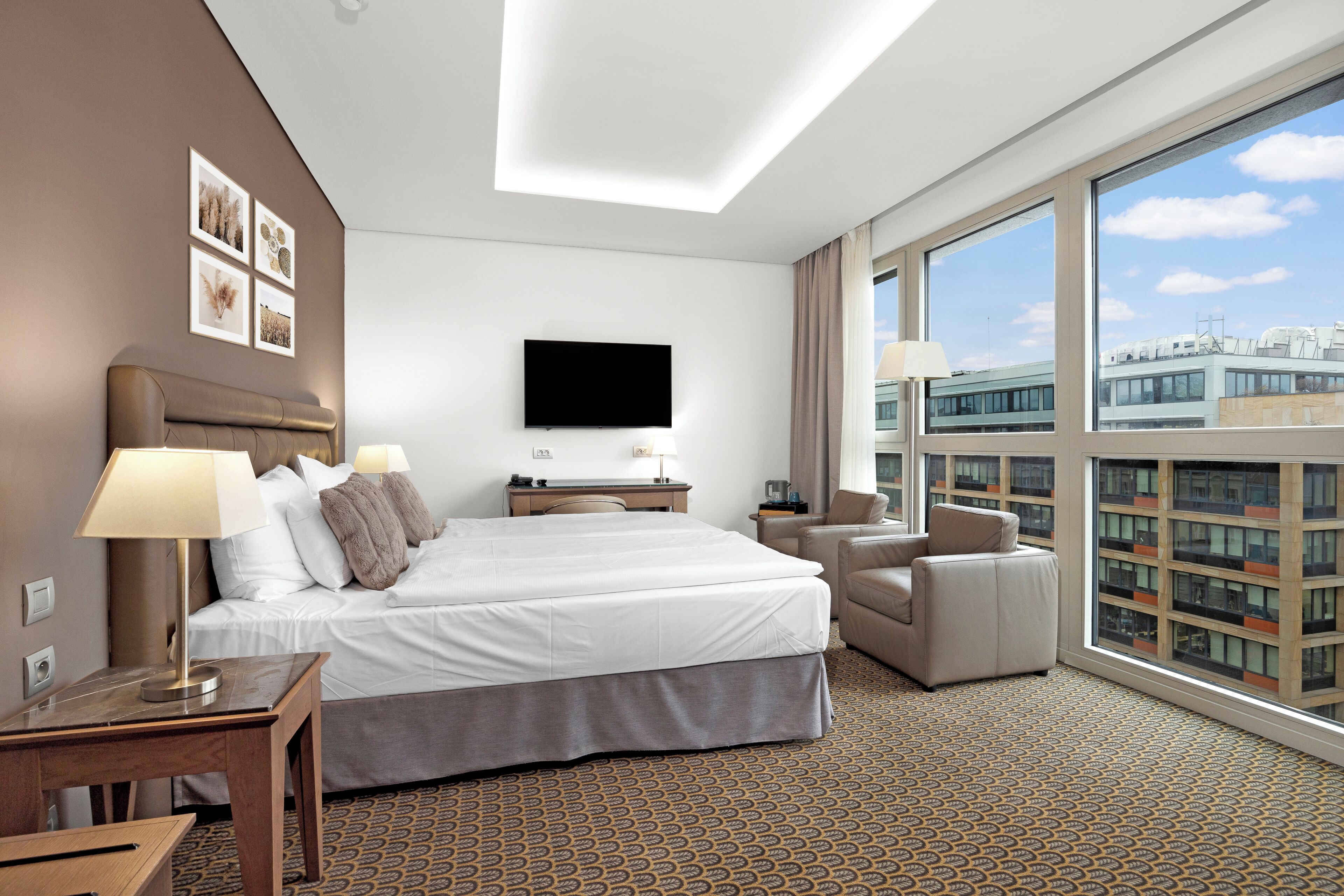 Comfort Suite, 2 Bedrooms, 2 Bathrooms | Premium bedding, down comforters, minibar, in-room safe