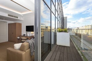 Executive-Doppel- oder -Zweibettzimmer, Balkon (with Sofa Bed) | Balkon