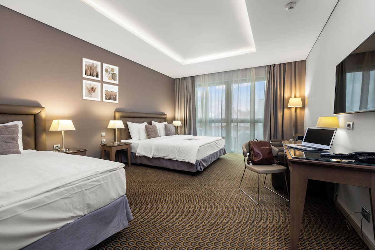 Comfort Triple Room, Bathtub | Premium bedding, down comforters, minibar, in-room safe