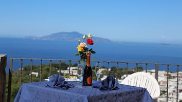 Superior-Doppelzimmer, Terrasse | Minibar, Zimmersafe, Verdunkelungsvorhänge, kostenlose Babybetten