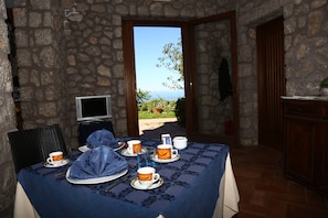 Lunch and dinner served, Italian cuisine - Agriturismo del Sole (Anacapri)