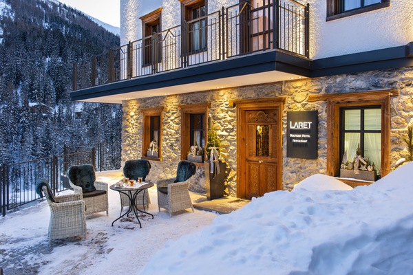 Pintu masuk hartanah