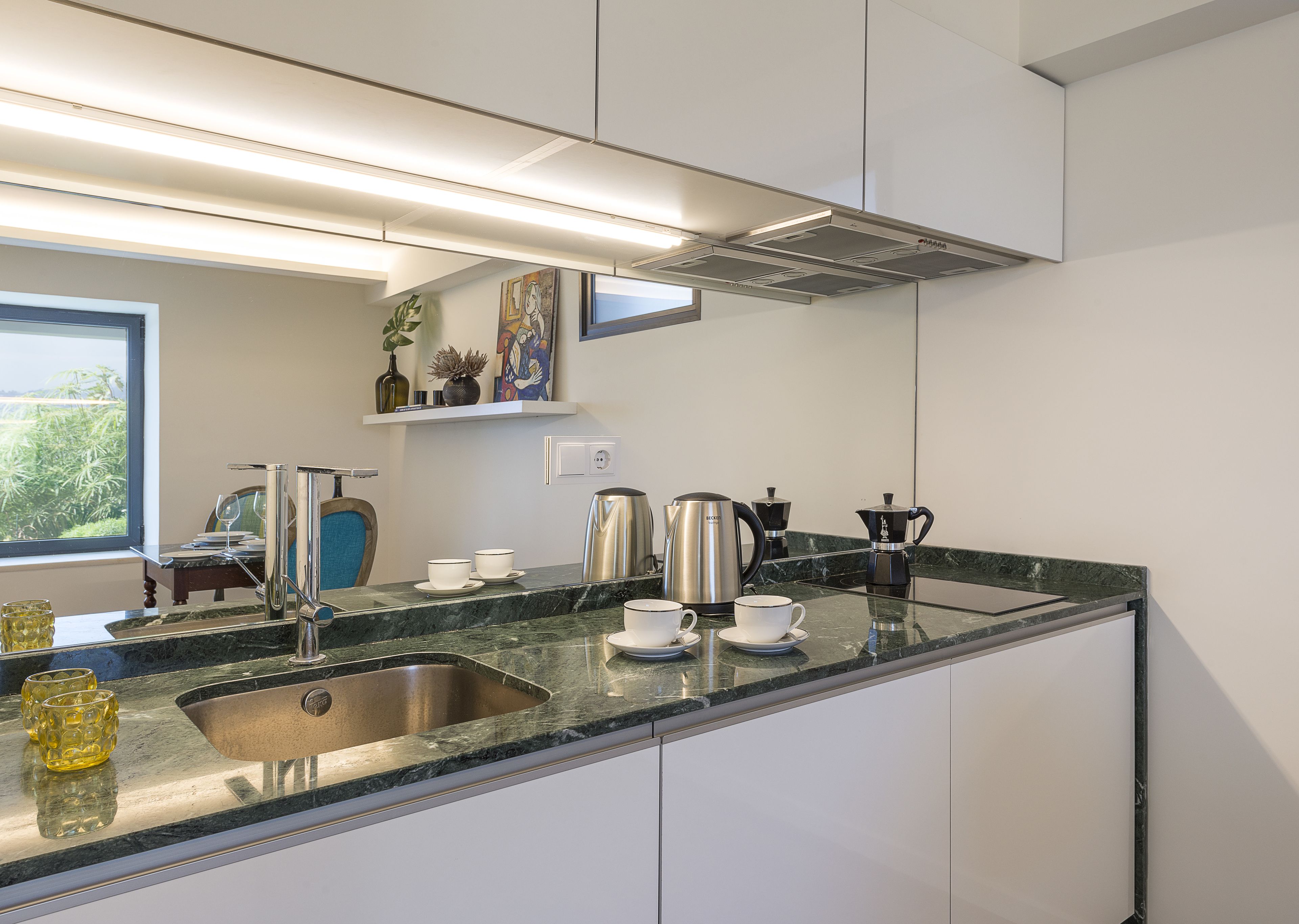 Deluxe Apartment, Terrace | Private kitchenette | Fridge, coffee/tea maker, electric kettle, toaster