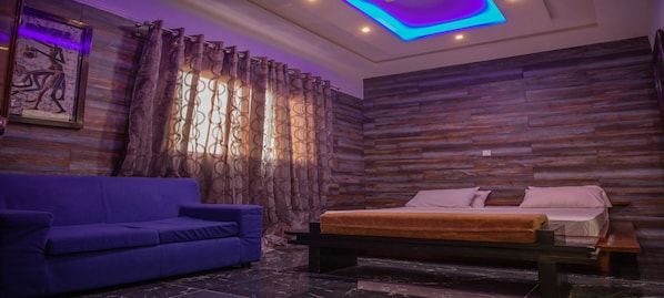 Deluxe Suite, 1 Bedroom | Hypo-allergenic bedding, blackout curtains, iron/ironing board