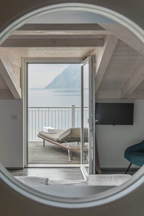 Chambre Double Supérieure, bain à remous, vue lac