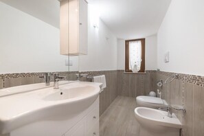 Duplex, 2 quartos | Banheiro
