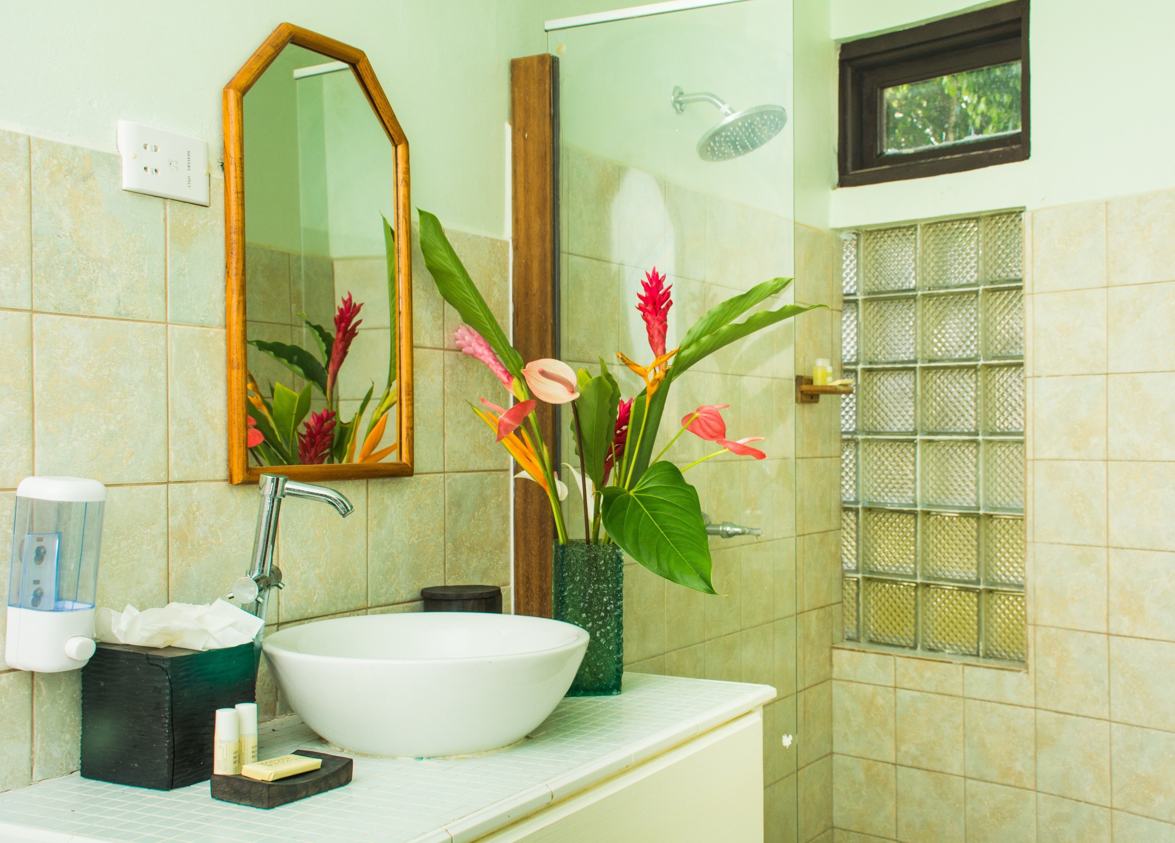 Deluxe Apartment, 2 Bedrooms, Pool Access, Marina View | Bathroom sink