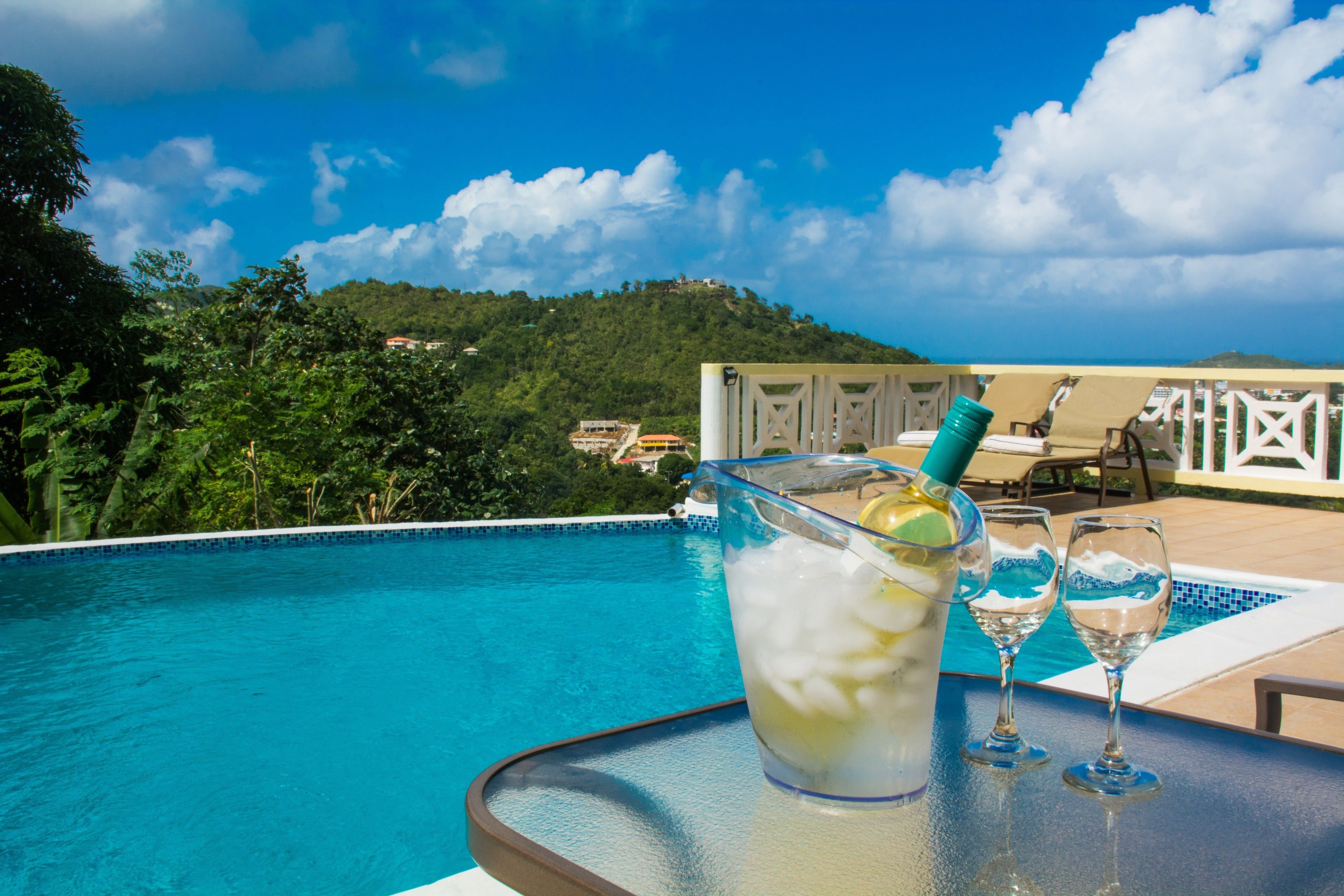 Deluxe Suite, 1 Bedroom, Partial Ocean View, Poolside | Outdoor pool