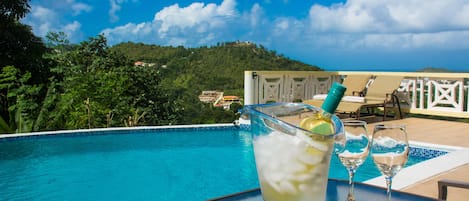 Deluxe Suite, 1 Bedroom, Partial Ocean View, Poolside | Outdoor pool