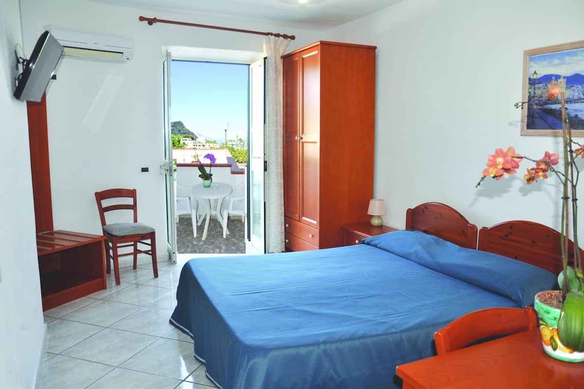 Doppia Classic, vista mare | Bagno | Set di cortesia gratuito, asciugacapelli, bidet, asciugamani