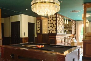 Bar (on property) - Chateau de la Tour (Gouvieux)