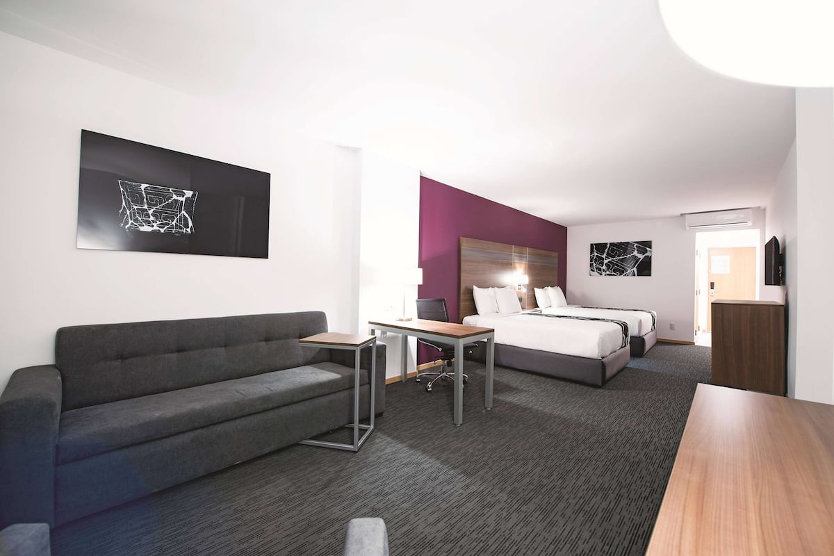 Deluxe Suite, 2 Queen Beds, Non Smoking | Egyptian cotton sheets, premium bedding, down duvets, pillow-top beds