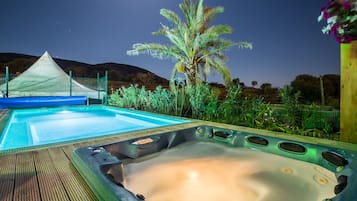 Outdoor pool, sun loungers