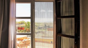 Zimmersafe, Schreibtisch, kostenlose Babybetten, Zustellbetten