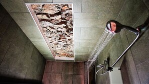 Double Room | Bathroom | Shower, free toiletries, hair dryer, bathrobes