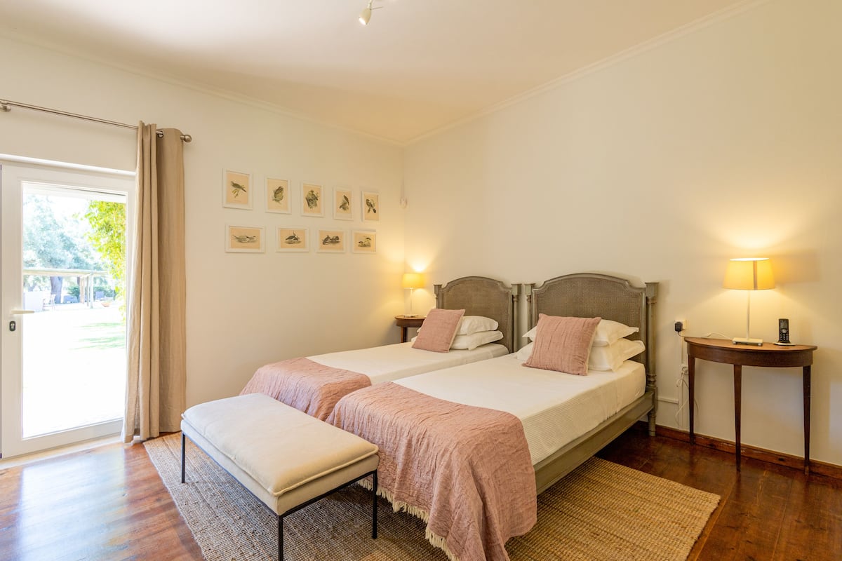 Habitación doble superior | Minibar, caja de seguridad en la habitación y insonorización