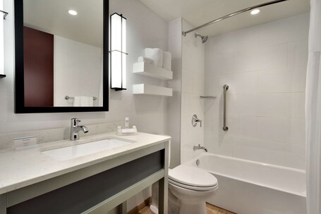 Hilton Garden Inn New York Times Square South - Image 22