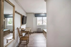 Family Suite, 2 Bedrooms, Non Smoking, Poolside | Premium bedding, down comforters, pillowtop beds, individually decorated - Ramona Valley Inn (Ramona)