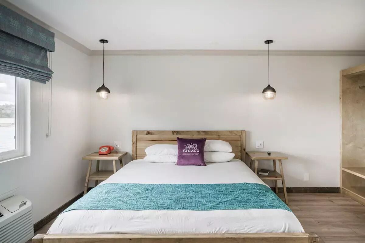 Suite familiar, 2 habitaciones, no fumadores, junto a la piscina | Ropa de cama de alta calidad y edredones de plumas