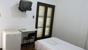 Luxury Single Room | Minibar, iron/ironing board, free WiFi