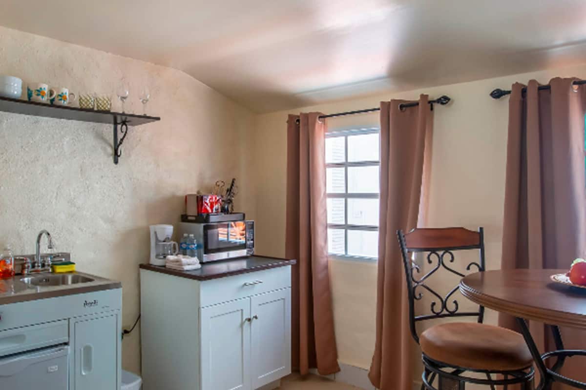 studio, kitchenette | private kitchenette | mini-fridge, coffee/tea maker