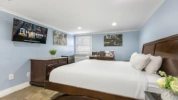 1 bedroom, individually decorated, individually furnished, desk