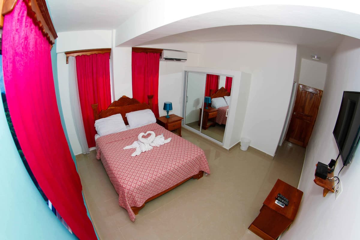 Single Room | In-room safe, free cots/infant beds, free WiFi