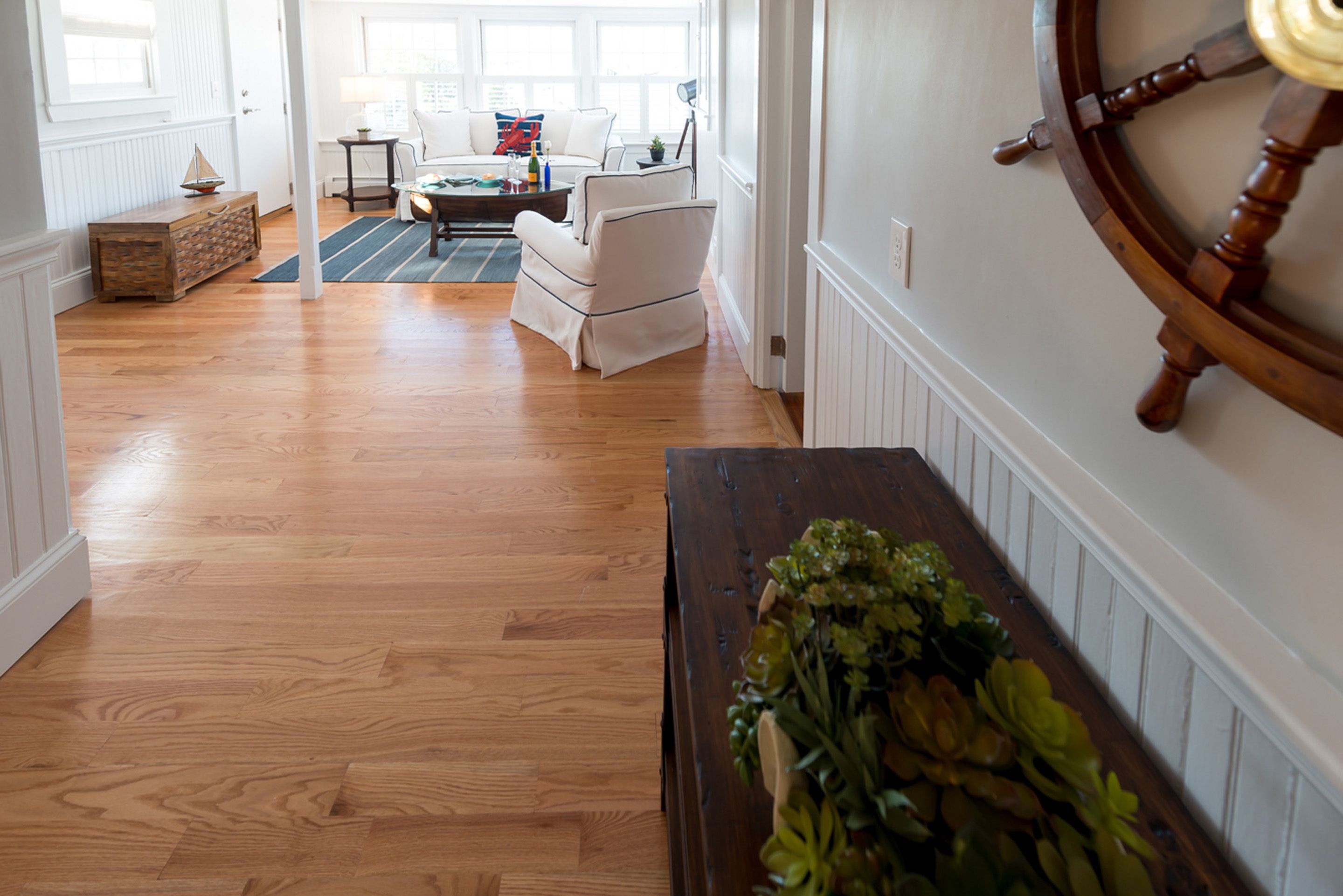 32-inch LED TV with cable channels, TV