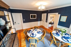 Dining - The Newport Inn (Newport)