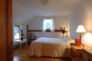 Ferienhaus, 4 Schlafzimmer, Flussblick | 4 Schlafzimmer, Bügeleisen/Bügelbrett, kostenloses WLAN, Bettwäsche