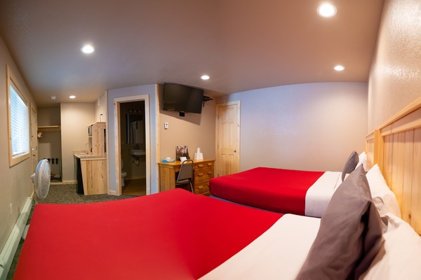Room 15 | Desk, free wired internet, bed sheets
