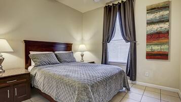 Individually decorated, laptop workspace, iron/ironing board, free WiFi