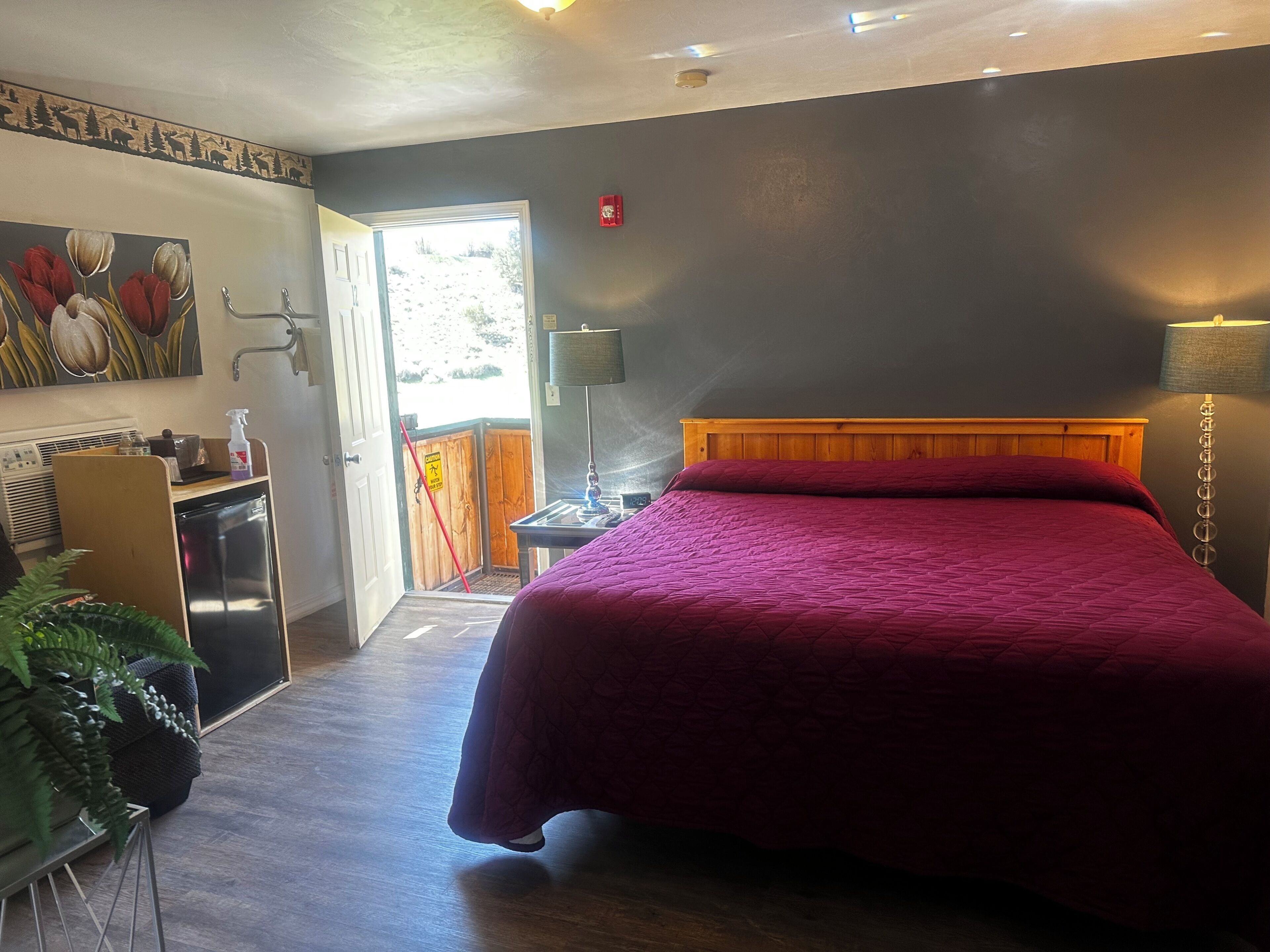 Honeymoon Suite, 1 King Bed, Balcony, Mountain View | 1 bedroom, premium bedding, pillowtop beds, individually decorated