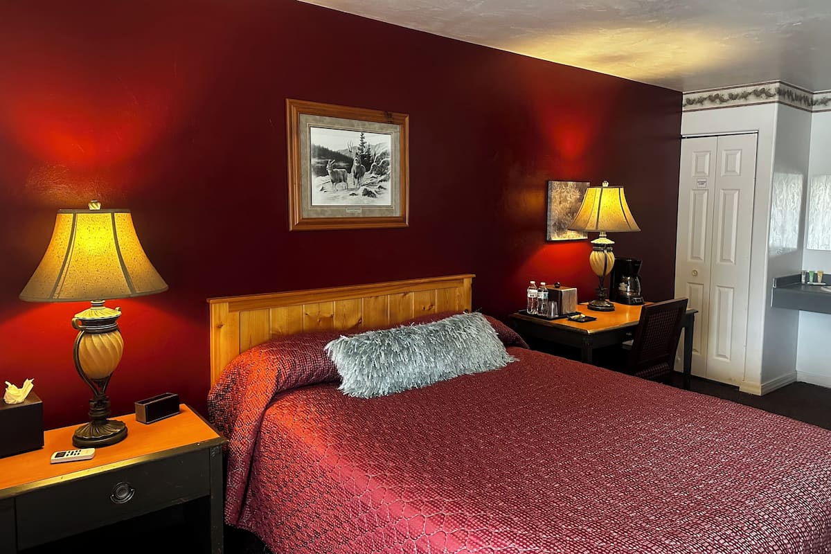 Standard Room, 1 Bedroom, Accessible, Ground Floor | 1 bedroom, premium bedding, pillowtop beds, individually decorated