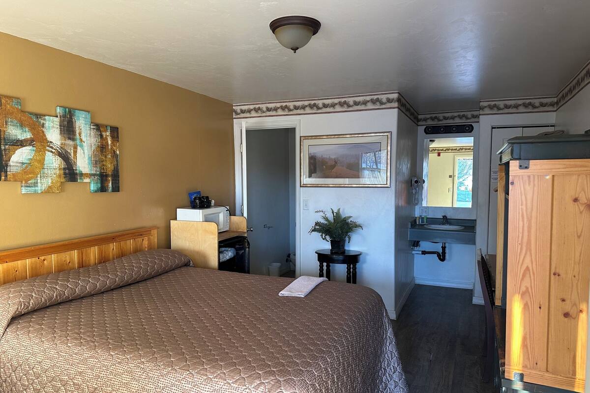 1 bedroom, premium bedding, pillow-top beds, individually decorated