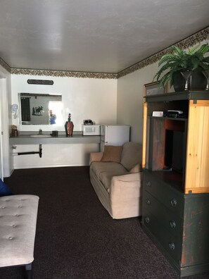 华丽套房, 1 张特大床, 私人浴室, 一层 | 客房服务设施